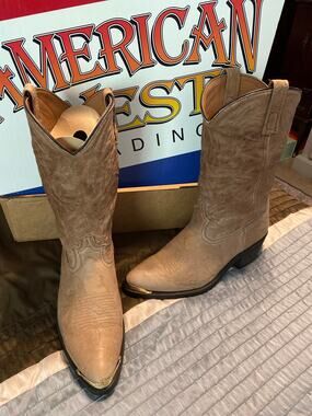 American West Trading Men's brown chestnut pig trucker cowboy boots size 10 D